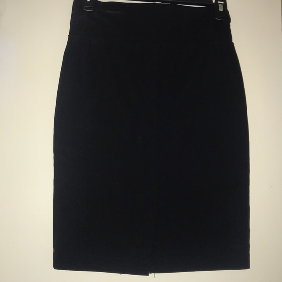 Classic black pencil skirt - Picture 2 of 4